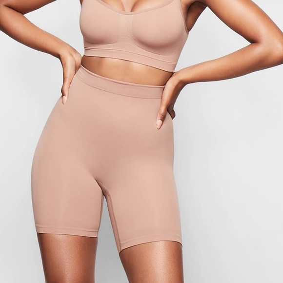 SKIMS Intimates & Sleepwear Skims Sculpting Short Mid Thigh W Open